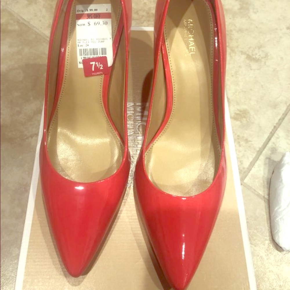 Brand New Micheal Kors Pumps